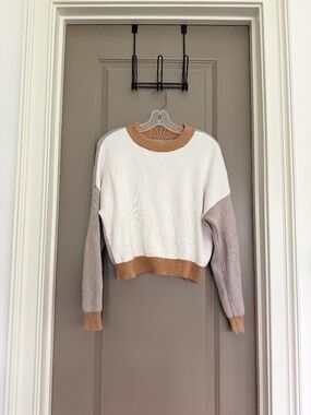 Abercrombie & Fitch Women's Sweater - Size Small